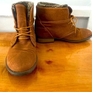 Just Fab booties 7.5